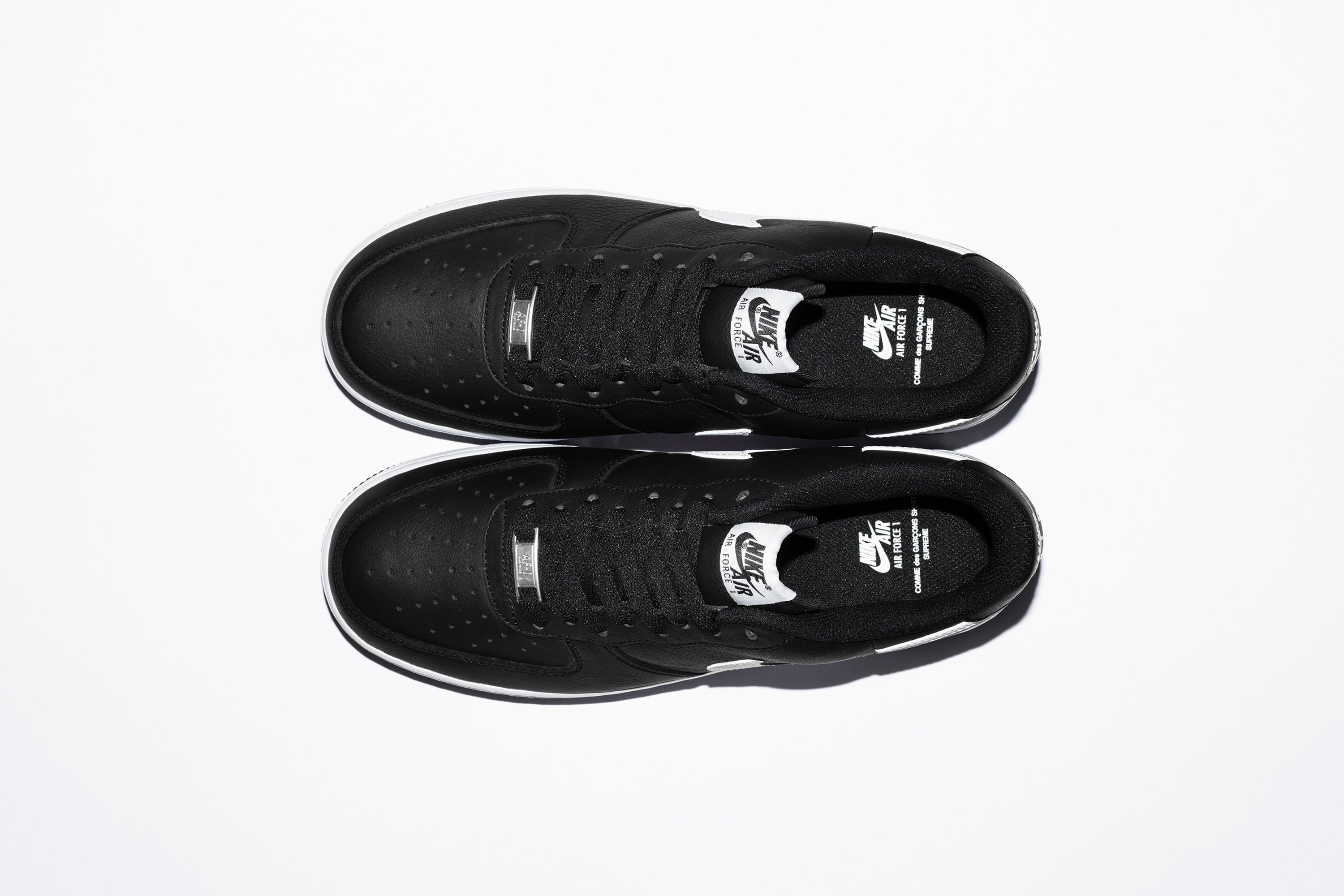 Supreme®/Comme des Garçons SHIRT®/Nike® Air Force 1 Low view 5